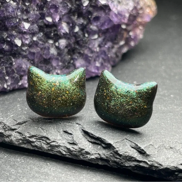 Army Green Cat Stud Earrings Hand Poured Resin - Picture 6 of 10
